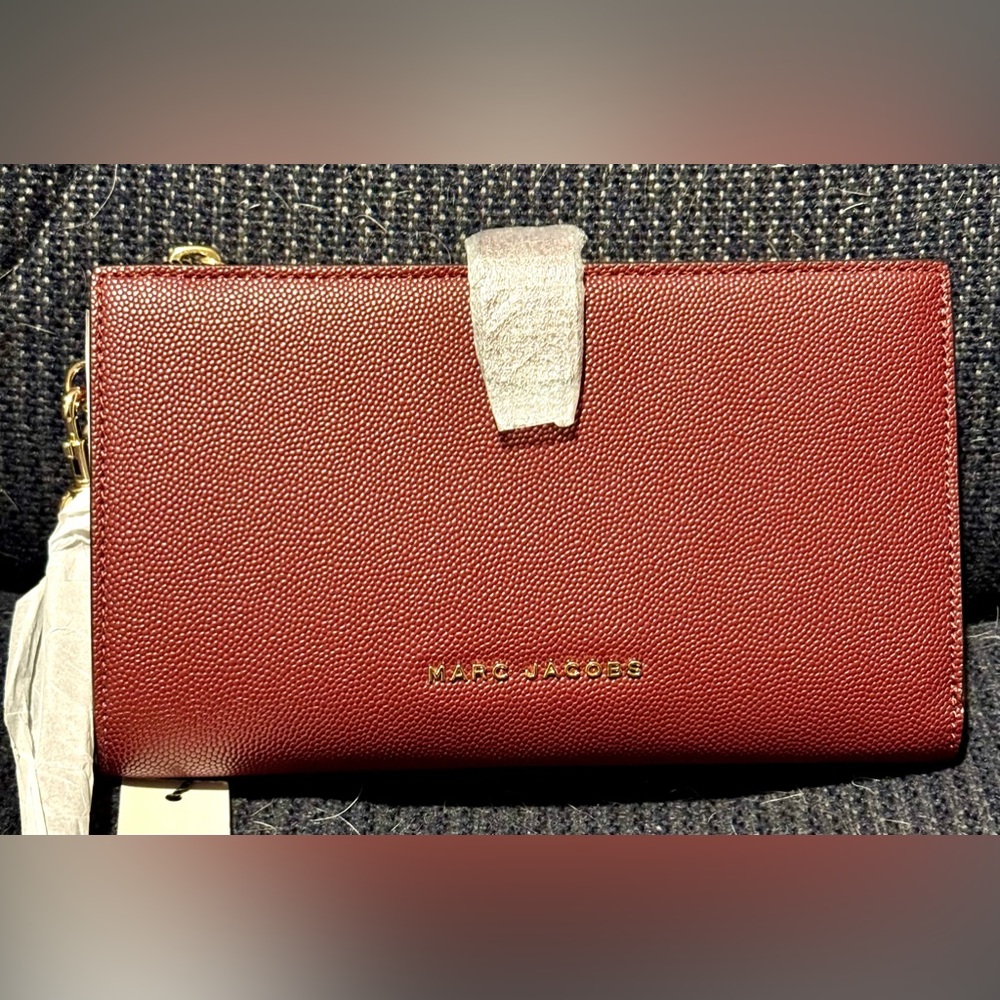 NWT MARC JACOBS MAROON BIFOLD WALLET